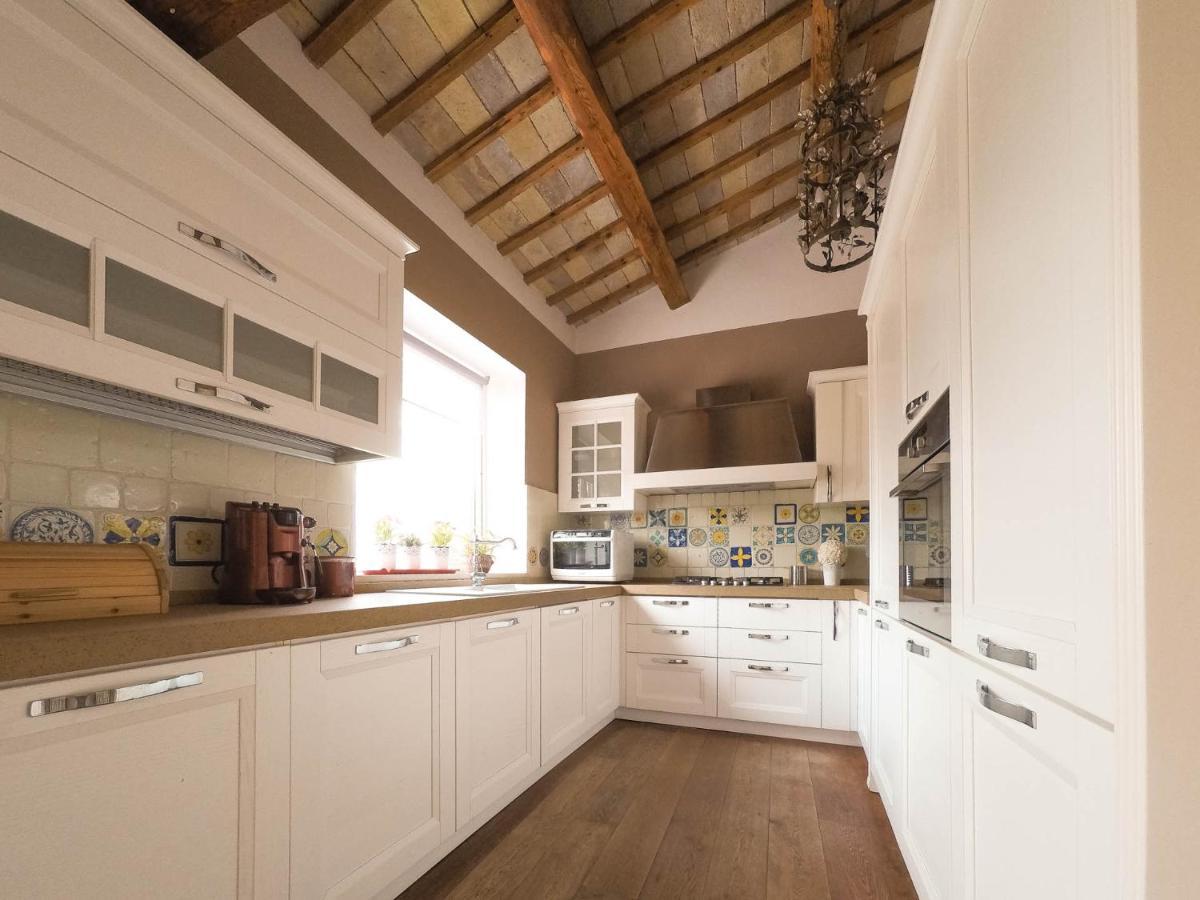 Il Bianconiglio R&B Bed & Breakfast Carraie Eksteriør bilde